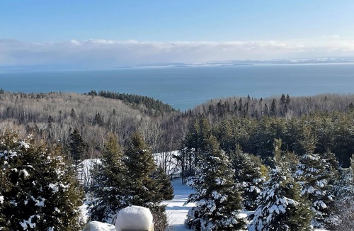 Pointe-au-Pic Ski Chalet | 23-acre estate with EXCEPTIONAL views of the St. Lawrence River!