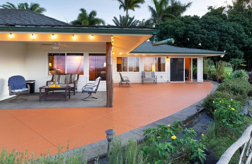 Kapaau House | 23 Acre Farm 8 Beds with Ocean Views