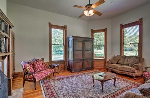 Hutto House | 23-Acre Victorian Farmhouse 30 Min to Austin!