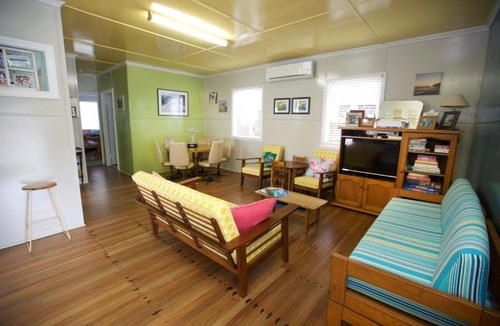 Moffat Beach House | 23 Bryce St Moffat Beach