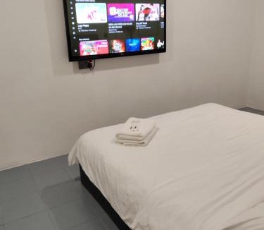 Taman Impian House | 23 Inn Queenbed Standard Room