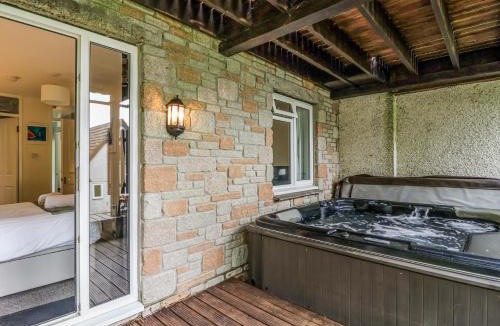 Luckett House | 23 Valley Lodge