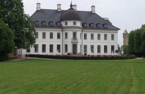 Gentofte Municipality Villa | 230 m2 right north of Copenhagen