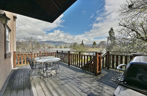 Historic Railroad District House | 232-Duplex-Private Bathroom-Mountain View