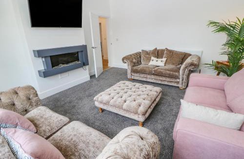 Edwinstowe Apartment | 23a High Street