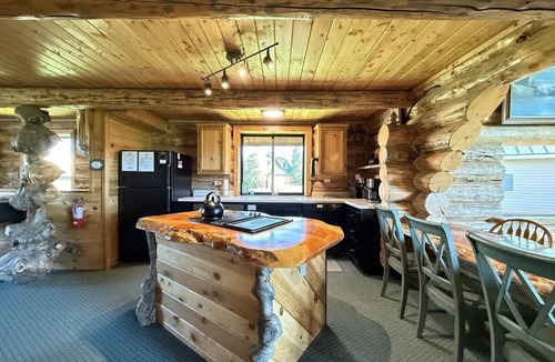 Island Park Cabin | 23MilesTo YNP | Private Hot Tub | Golf Course View