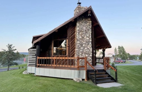 Island Park Cabin | 23MilesTo YNP | Private Hot Tub | Golf Course View