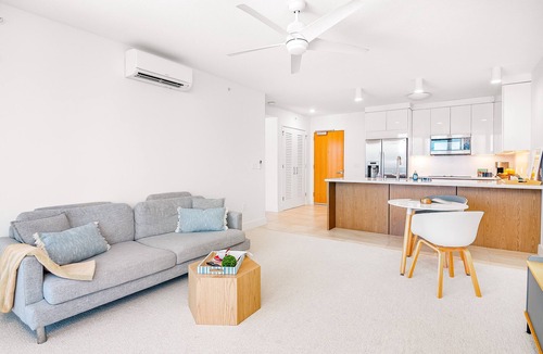 Ala Moana Condo | 23rd Floor Ala Moana 1bedroom with Parking