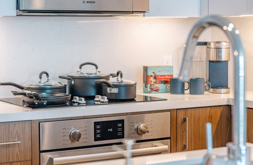 Ala Moana Condo | 23rd Floor Ala Moana 1bedroom with Parking