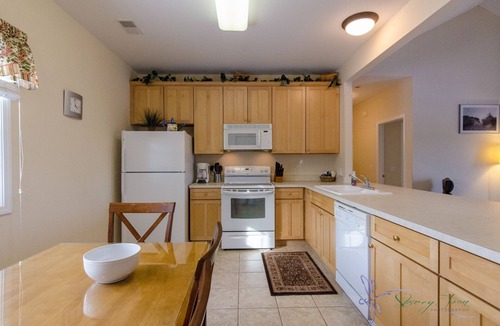 Mackinaw City Condo | 24 Beach & Pool Condo