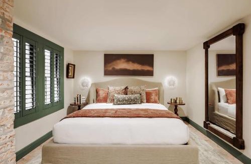 Touro House | 24 bedroom Boutique Hotel Buyout Private Pool