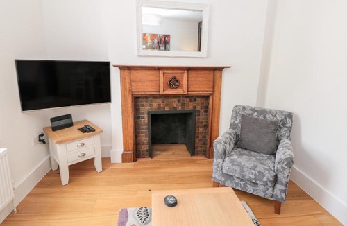 Dartmouth Apartment | 24 Foss Street