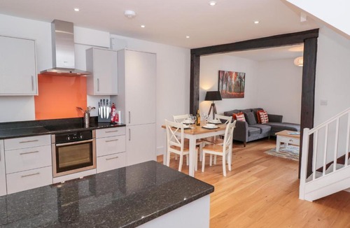 Dartmouth Apartment | 24 Foss Street