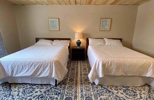 Alban Resort | 24 French River Room