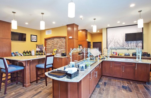 Sweetbriar Apartment | 24 Hour Business Center + Heated Outdoor Pool | Close to Downtown Austin