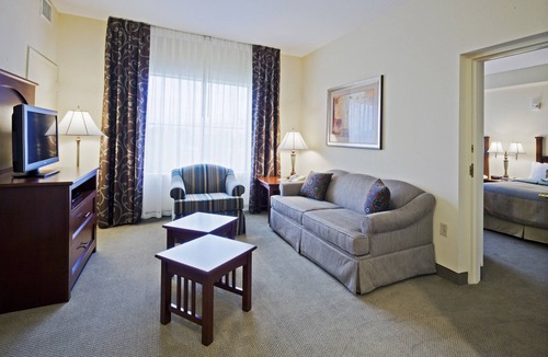 Airport North Condo | 24 Hour Fitness Center | 1.5 Miles from Orlando International Airport + 25 Minutes to Disney World