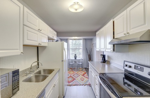 Ballwin Apartment | 24 Mi to Downtown St Louis: Apt in Ballwin!