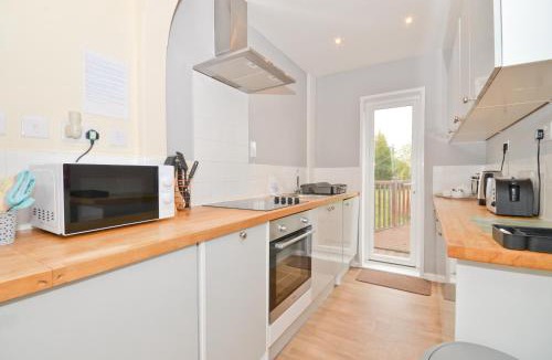 Nettlestone House | 24 Tollgate Cottages