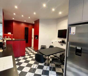 Ternes Apartment | 240 m² Apartment ∙ 4 bedrooms ∙ 10 guests
