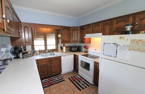 Sagamore Beach Cottage | 244 Phillips Rd