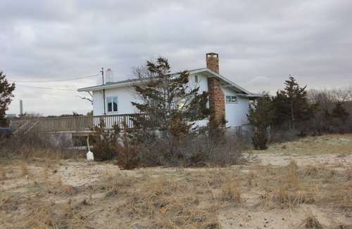 Sagamore Beach Cottage | 244 Phillips Rd