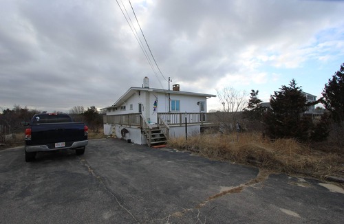 Sagamore Beach Cottage | 244 Phillips Rd