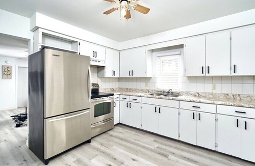 Windsor Apartment | 245 Elliott · Centrally located 3BDRM home in CityCore!
