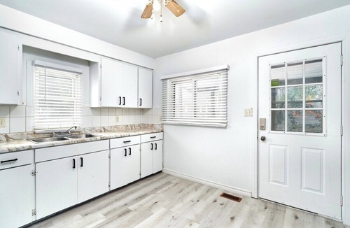 Windsor Apartment | 245 Elliott · Centrally located 3BDRM home in CityCore!
