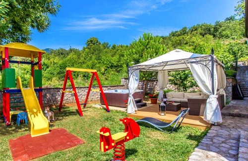 Opatija House | 245 m² House ∙ 7 bedrooms ∙ 12 guests