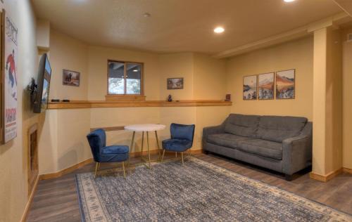 Columbine Lake House | 246 Beaver Circle