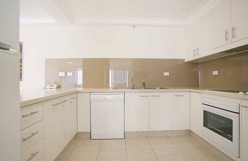 Surfers Paradise Apartment | 24B Peninsula Summary