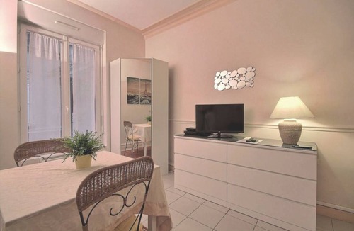 Ternes Apartment | 25 m² Apartment ∙ 2 guests