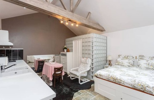 Ville-d'Avray Apartment | 25 m² Studio flat ∙ 1 bedroom ∙ 2 guests