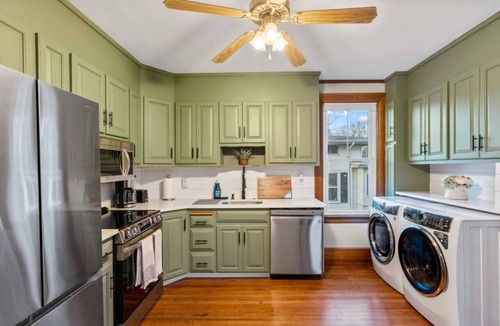 Southington Apartment | #25 *Massive* 5 BR in Downtown Southington*
