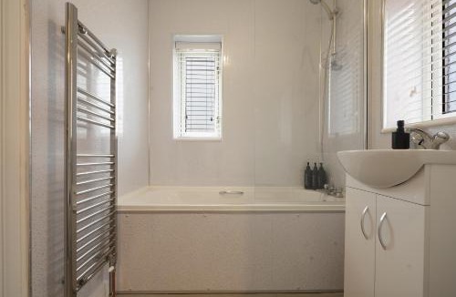 Thurnscoe House | 25 minutes from the peak district