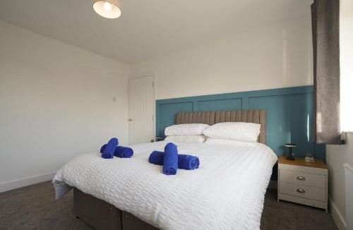 Thurnscoe House | 25 minutes from the peak district