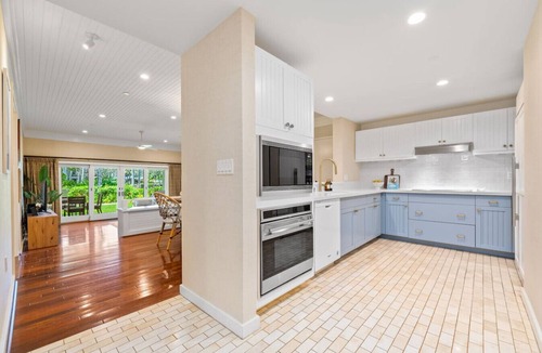 Kahuku Villa | 25% OFF 2 Oceanfront Villas in One 3BR+Studio Steps to Beach Pool & Tub