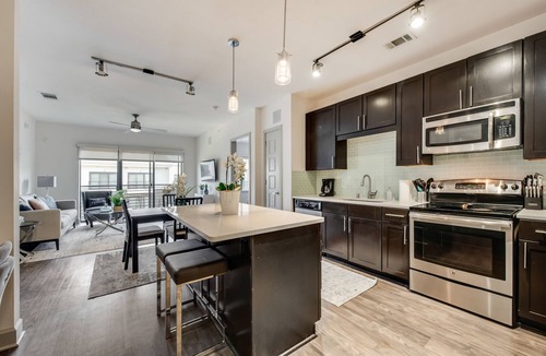 Plano Apartment | 25% OFF 2BD Penthouse HWY 75 Plano PL408
