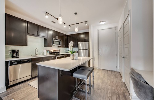 Plano Apartment | 25% OFF 2BD Penthouse HWY 75 Plano PL408