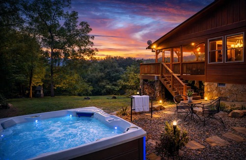 Sylva Apartment | ✨ 25% Off Premium Mountain View Cabin “⭐ Guest Favorite" rated Top 5% of all Airbnb properties Hot Tub Fire Pit Porch Swing Hammock & Close to WCU (3 Mi), Sylva dining, pubs, shopping, the Blue Ridge Parkway, and many adventures.