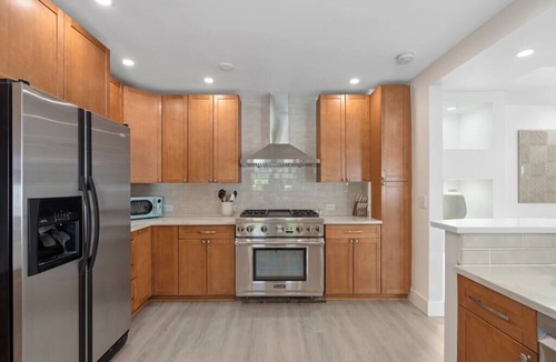 Central Corals House | 25% Off Waterfront-Heated Pool-Mini Golf-Game Room-2mi Beach