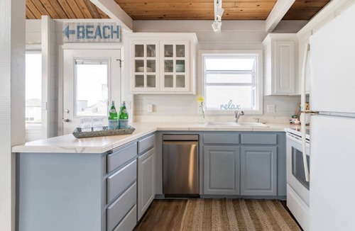 Kiwanda Shores House | 25 Steps to Sand + Sunset Views. Pacific City Beachfront Getaway!