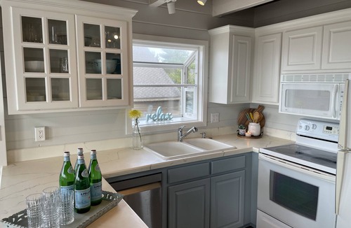 Kiwanda Shores House | 25 Steps to Sand + Sunset Views. Pacific City Beachfront Getaway!