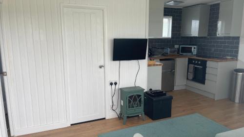 Chichester Ski Chalet | 25. Valencia