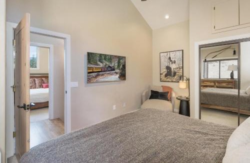 Durango House | 250 Lockes Mountain Road