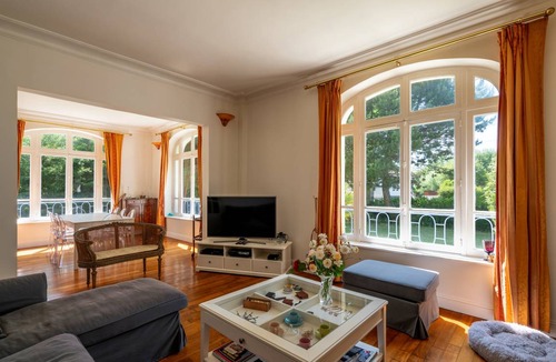 Ver-sur-Mer House | 250 m² House ∙ 4 bedrooms ∙ 8 guests