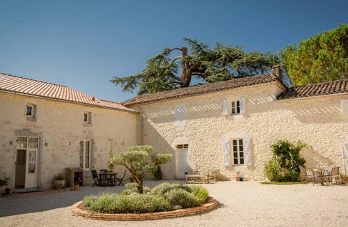 Tournon-d'Agenais Villa | 250 m² Villa ∙ 2 bedrooms ∙ 4 guests