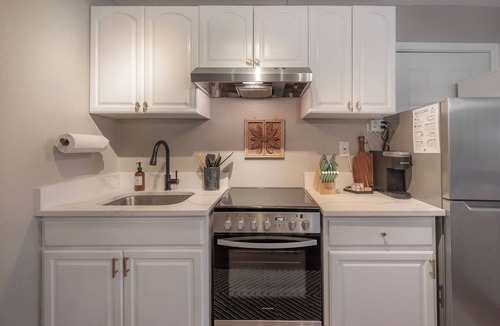 Egypt Lake-Leto Apartment | 2501 W North B St, Unit 8