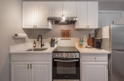 Egypt Lake-Leto Apartment | 2501 W North B St, Unit 8