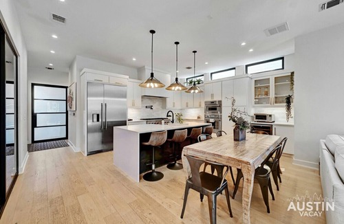 Holly Apartment | 2505 E 4th xxxxxxxxx